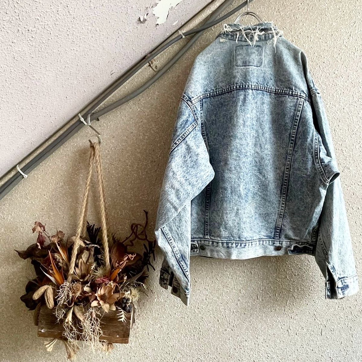 Epic_used's tweet photo. #levis
#trackerjacket
#素晴らしい色落ちのGジャン
#襟の付け根から斜めに落ちるステッチに惹かれます
2月26日(金)
Epic. OPEN🚪
☀️14:00-20:00🌖 https://t.co/F3Hn9U2eAf