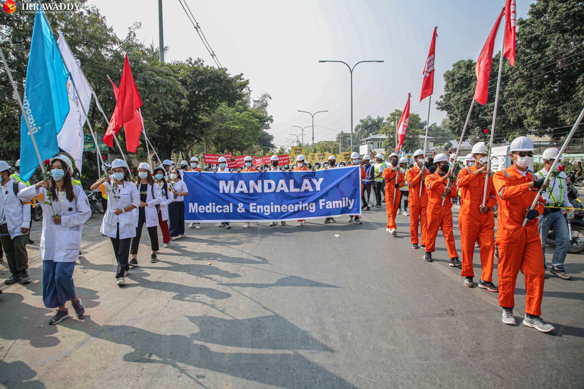 IrrawaddyNews's tweet photo. Professionals protest in Mandalay 

Members of medical and engineering societies in #Mandalay take to the streets on Friday to oppose military rule in #Myanmar.  
(Photo: The Irrawaddy) https://t.co/ehXkYHBSyW