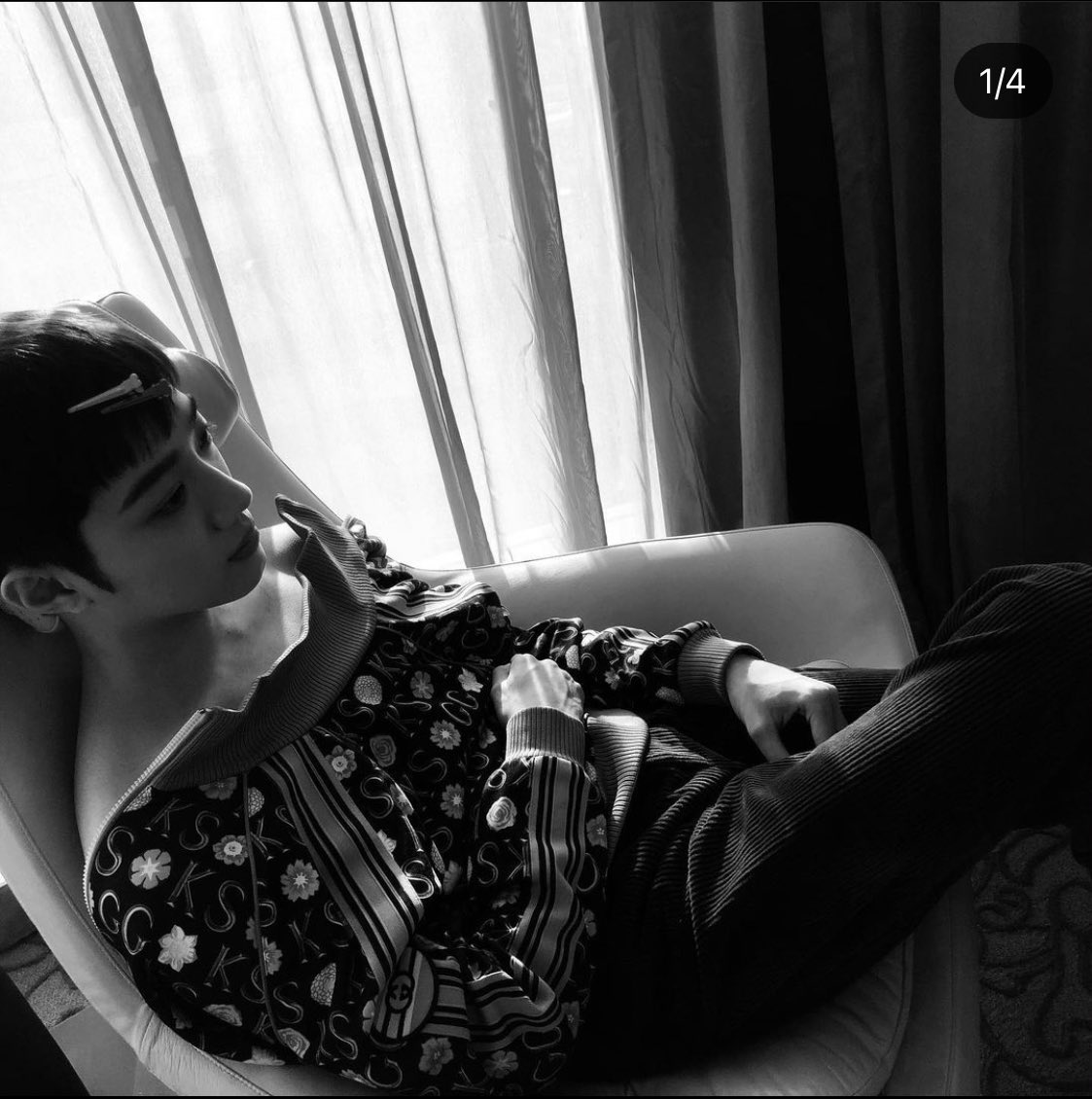 babyLinLin0923's tweet photo. ว่าไม่ได้น้องควานลินซํมใกล้ๆก็เหมือนเด็กผู้หญิงจริงๆหล่ะ เถียงไม่ได้เลนอ่ะ หึ่ย ต้องเอาผ้ามาคลุมไหล่ให้ลูกอีกและ https://t.co/ZtJfsRezPA