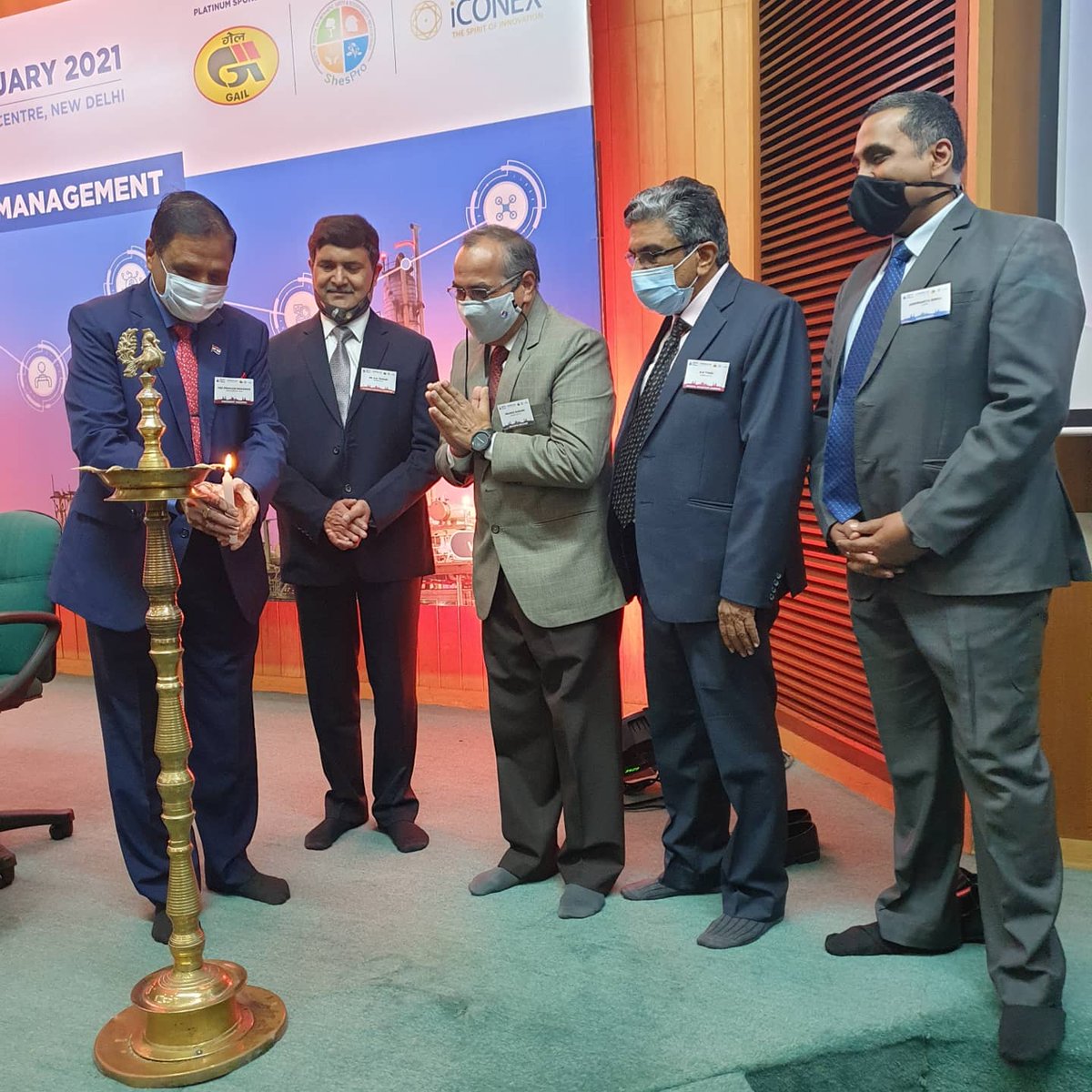 fdtec_'s tweet photo. #FDTEC2021 #InauguralCeremony 
#global #downstream #technology #conference #fdtec #FDTECIndia #oilandgas #internationalconference #petroleum #oilandgasindustry #decisionmaker #petrochemical #refinery #production #digitalassetmanagement #blockchain #cybersecurity #iot #digitaltwin https://t.co/fNzhXUX6EG