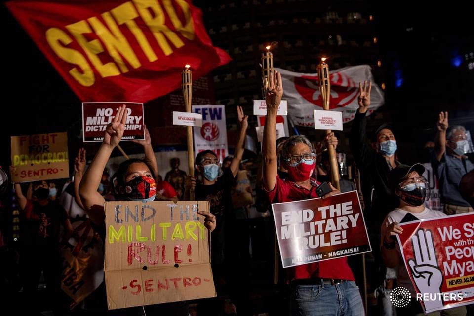 Filipino citizens are protesting for Myanmar .In Quezon City, the heart of Manila,Philippine.

Injustice anywhere is a threat to justice everywhere ! 

#EndImpunity #WhatsHappeningInMyanmar #Feb11Coup #MilkTeaAlliance #CyberSpeechFreedom