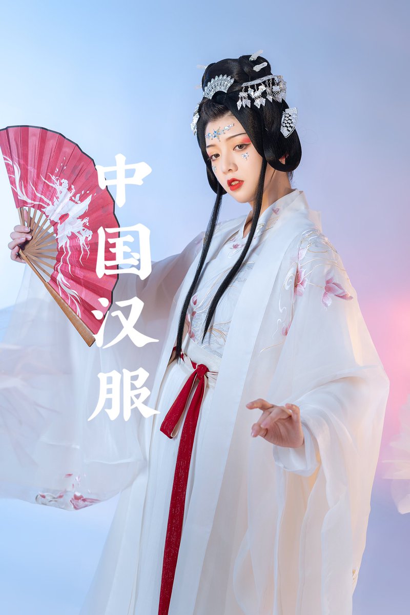 XH_doufu's tweet photo. #hanfu_challenge
 #漢服チャレンジ
#한푸_도전
#汉服挑战

A long history breeds a prosperous and beautiful Chinese culture. https://t.co/XKBZwrkkDc