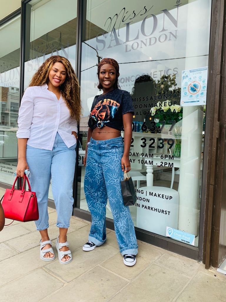 misssalonSA's tweet photo. @Olwe2Lesh hosted funniest girl in the world at Miss Salon London Parkhurst @ElsaAngel19 https://t.co/FFuMJFwK2Z