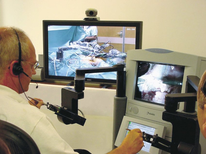 интерактивные операции. технологии виртуальной реальности в медицине. дистанционная операция. сервисы интерактивных презентаций. интерактивные операции.