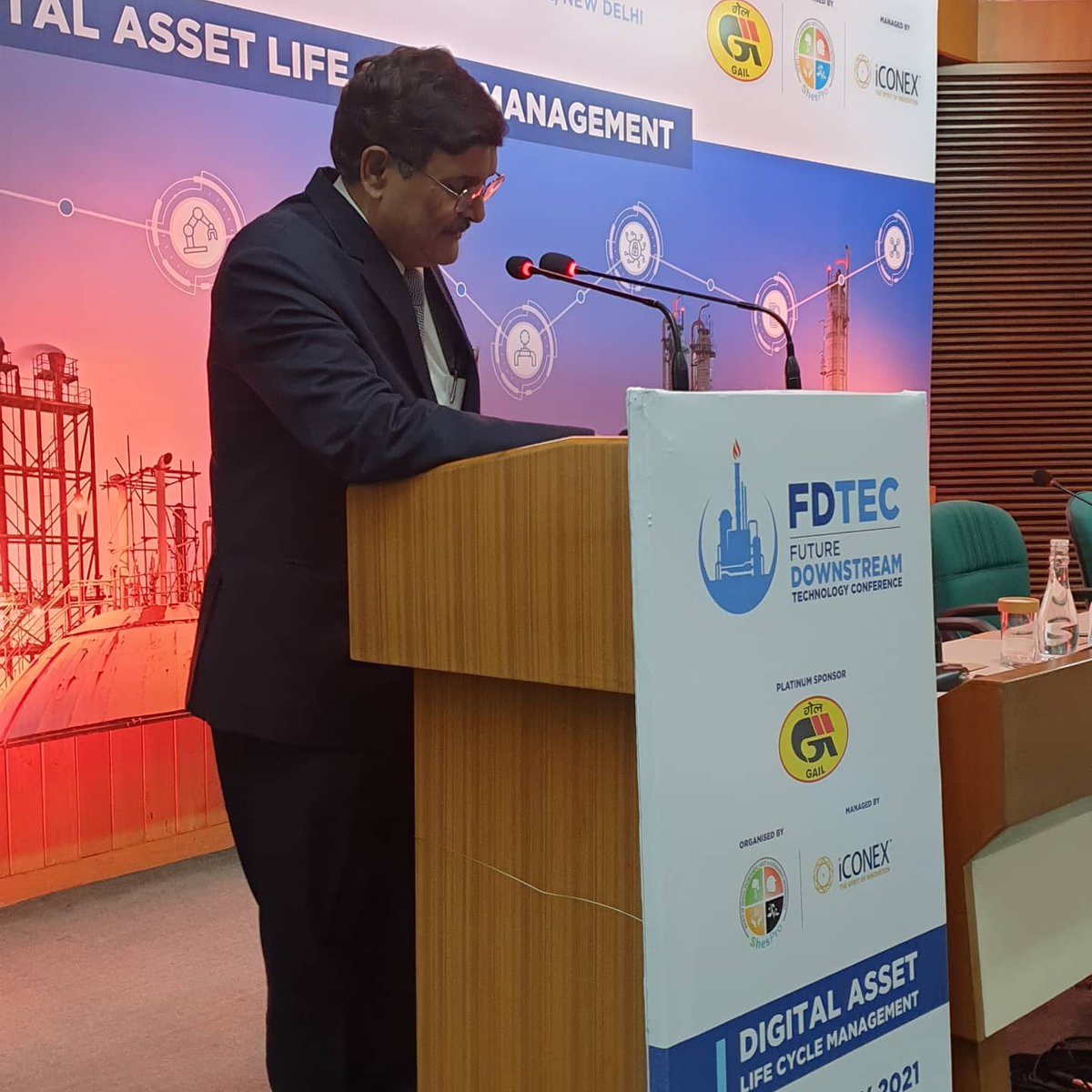 fdtec_'s tweet photo. #FDTEC2021 #keynotesession by Dr. AK Tiwari, Former ED #iocl
#global #downstream #technology #conference #fdtec #FDTECIndia #oilandgas #internationalconference #petroleum #oilandgasindustry #decisionmaker #petrochemical #refinery #production #digitalassetmanagement #blockchain https://t.co/5U3SR8JT2X