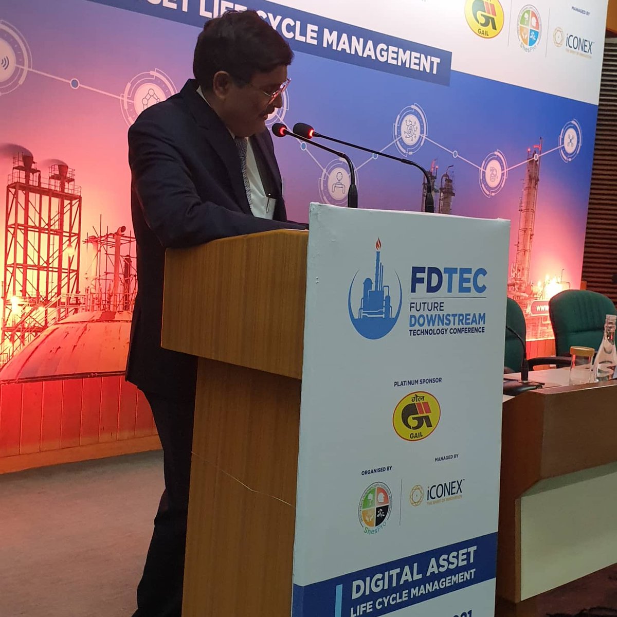 fdtec_'s tweet photo. #FDTEC2021 #keynotesession by Dr. AK Tiwari, Former ED #iocl
#global #downstream #technology #conference #fdtec #FDTECIndia #oilandgas #internationalconference #petroleum #oilandgasindustry #decisionmaker #petrochemical #refinery #production #digitalassetmanagement #blockchain https://t.co/5U3SR8JT2X