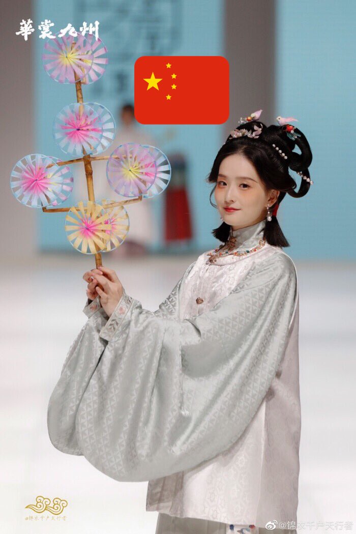 CielNN1's tweet photo. 嘿嘿嘿汉服来了✌️🎉
#China #ChineseCulture #Hanfu #Chinesestyle #Hanfu_challange #汉服 #汉服挑战 https://t.co/THm6wd5zZe