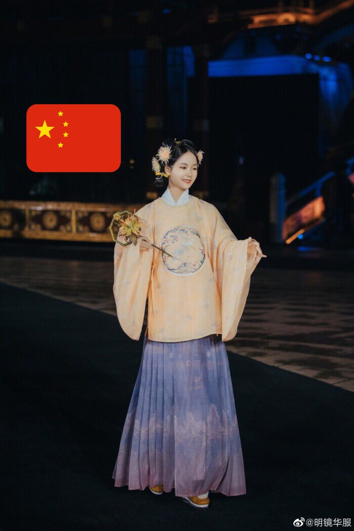 CielNN1's tweet photo. 嘿嘿嘿汉服来了✌️🎉
#China #ChineseCulture #Hanfu #Chinesestyle #Hanfu_challange #汉服 #汉服挑战 https://t.co/THm6wd5zZe