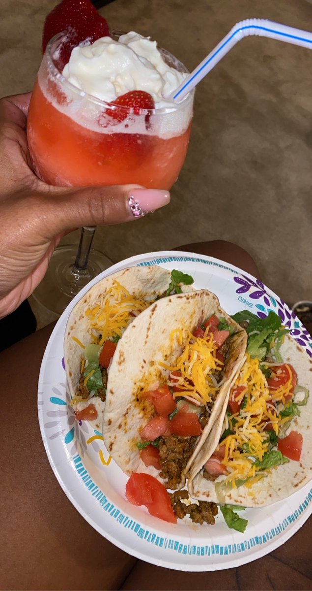 RicoRuffino's tweet photo. So I lost a bet against my girl. so I been having too cook for the past few days. What y’all think of my dishes? 👀👀👀 cuz I been feeling like #ChefRico in this bitch 🤣🤣🤣🤣 https://t.co/v00PkG8TMM