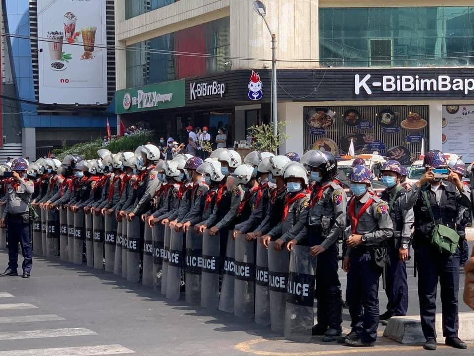 WinBoBo7's tweet photo. Some peaceful protesters are still being arrested by Myanmar military and police today 26th February 2021 at the locations of Hledan and Myaynigone in Yangon https://t.co/UCIqzlugFr