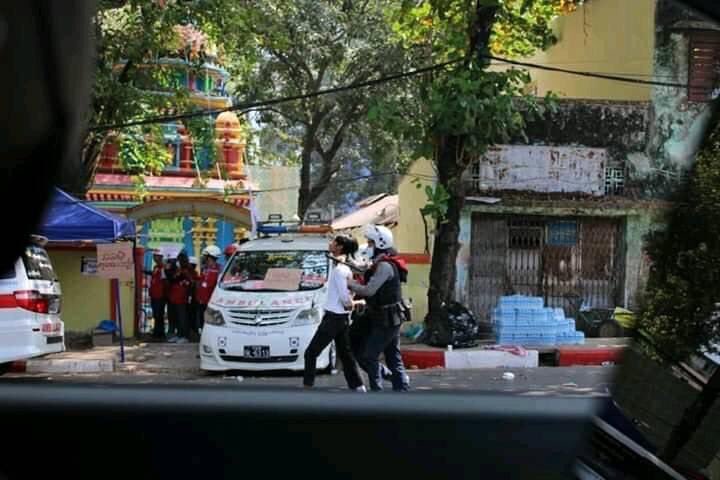 ScarletSuz's tweet photo. A Medical student, a peaceful protester was arrested by armed police. He was donating water in Maynigone Township, Yangon.

Name - Min Khant Ko Ko
Status - Student from University of Medicine (2) 

#JuntaBrutality #OpCCP 
#WhatsHappeningInMyanmar 
#Feb26Coup https://t.co/n4LRtRRloV