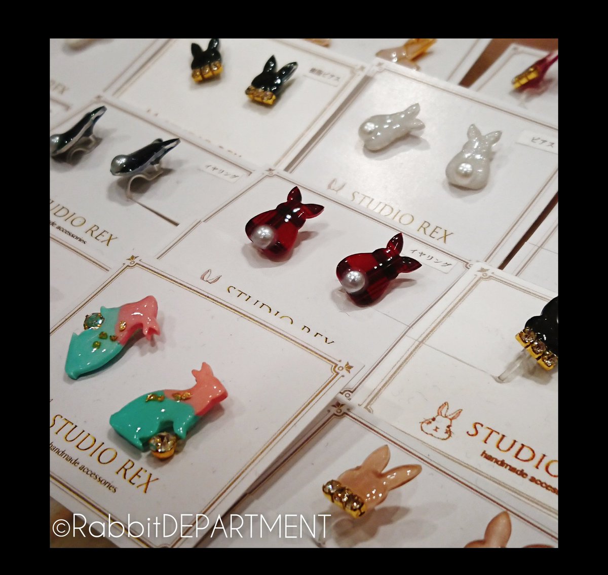 RabbitDEPARTME's tweet photo. 新宿店です💝
#STUDIOREX 様のピアス&イヤリングが豊富にございます⭐️
チョコミント🍫いちごミント🍓やパールなどそれぞれのうさぎさんと相性が良くて素敵な作品ばかりです✨💕
ご来店お待ちしております✨☺
#ラビデパ
#ラビットデパートメント
#STUDIOREX https://t.co/Ip43W2Cgu2