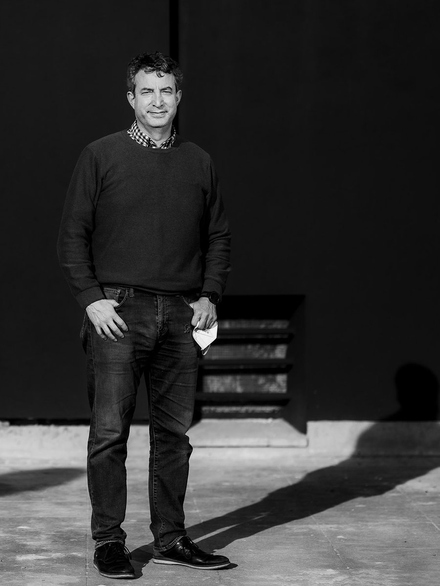 zendalibros's tweet photo. César Carballo: "Llega a 50 de incidencia acumulada y entonces abre. Y abre sin mascarillas. Y podrás tener otra estrategia. Pero aquí se ha optado por la convivencia, y la convivencia es un error" Entrevista a @ccarballo50 de @jfubeda89 Fotos: @JeosmPhoto https://t.co/1p1EdDB3q4 https://t.co/lpUBfPmf3r
