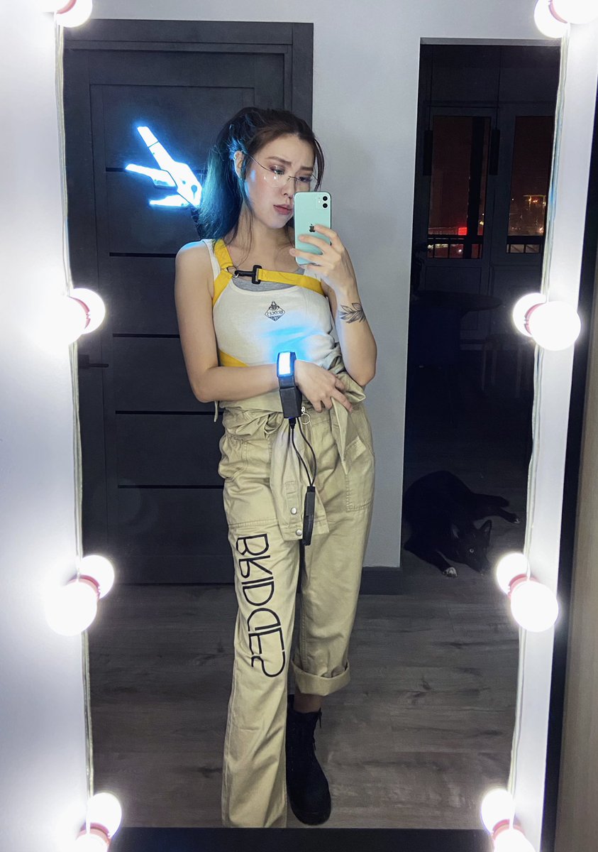 makekochaves's tweet image. Тащусь от своего костюма😇