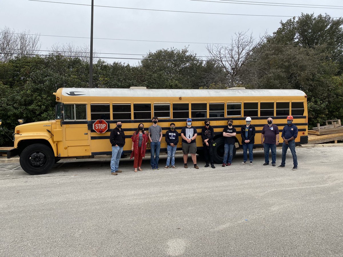 Tesi_Soliz's tweet photo. @NISD Transportation Dept. excited to donate an older model, retired school bus that's in good working condition to the students @NISDCCA to transform into a "Schoolie", a school bus gutted & converted into a luxury RV! Follow us on this journey as the students make magic! 🚌❤️🚌 https://t.co/CkHvwVFYks