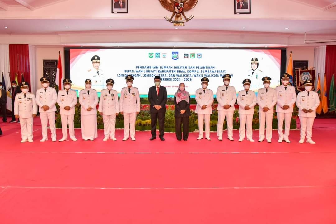 Menjadi pemimpin yg adil bagi semua, pemimpin untuk semua, baik yg mendukung maupun tidak mendukung kita....

Insya Allah yg dilantik ini adalah pilihan terbaik kita semua...
Aamiin...