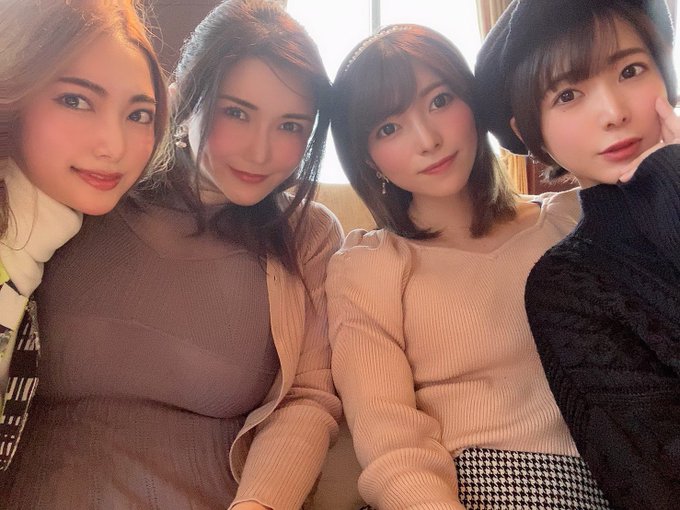 1 pic. Cute café time with my ex-Mascats members????
??????????????????????????
?????????????
????????????
??????????????????????????????????