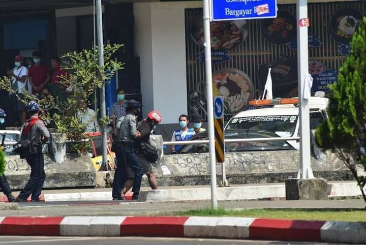 A journalist who also wears PRESS helmet has been arrested today in Myaynigone. <a href="/CPJAsia/">CPJ Asia</a> #WhatsHappeningInMyanmar