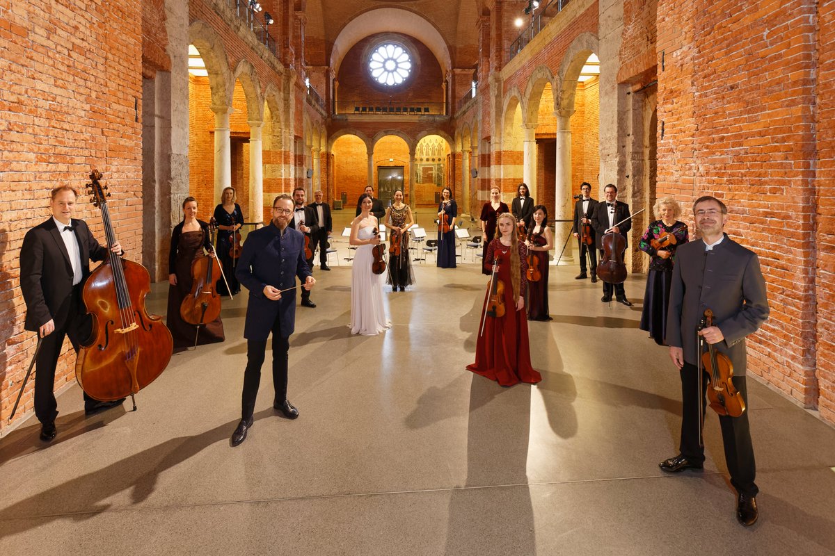 "Der Sturm" aus Antonio Vivaldi: „Die Vier Jahreszeiten“ - Münchner Kamm... youtu.be/BuoO6HZp__I via <a href="/YouTube/">YouTube</a> - unser nächster #Livestream am 12. März: kammerdacapo.de/de/konzerte/li… 🎶🙂 Ab sofort buchen!