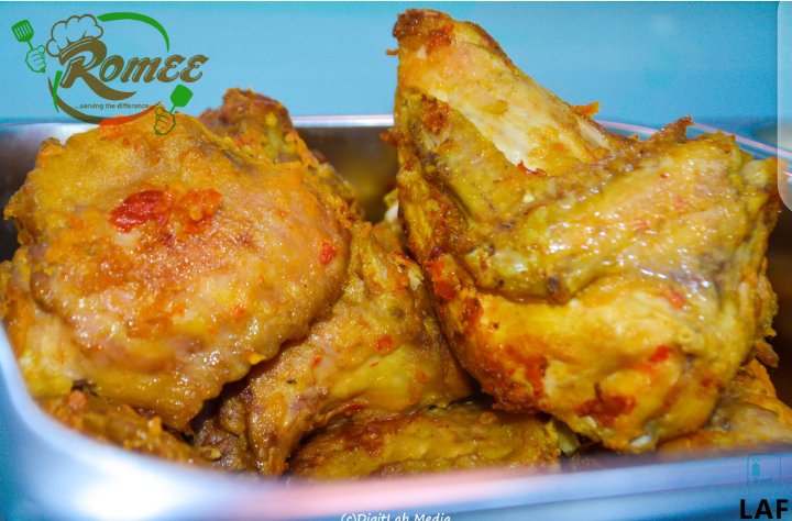 ROMEE_Ekiti's tweet photo. When you are crazy for  chicken___  visit or order @ROMEE28077139 adjacent AB hotel housing road, adebayo ado ekiti 
08162040136 , 08129793365 https://t.co/rq1G0MJMqd