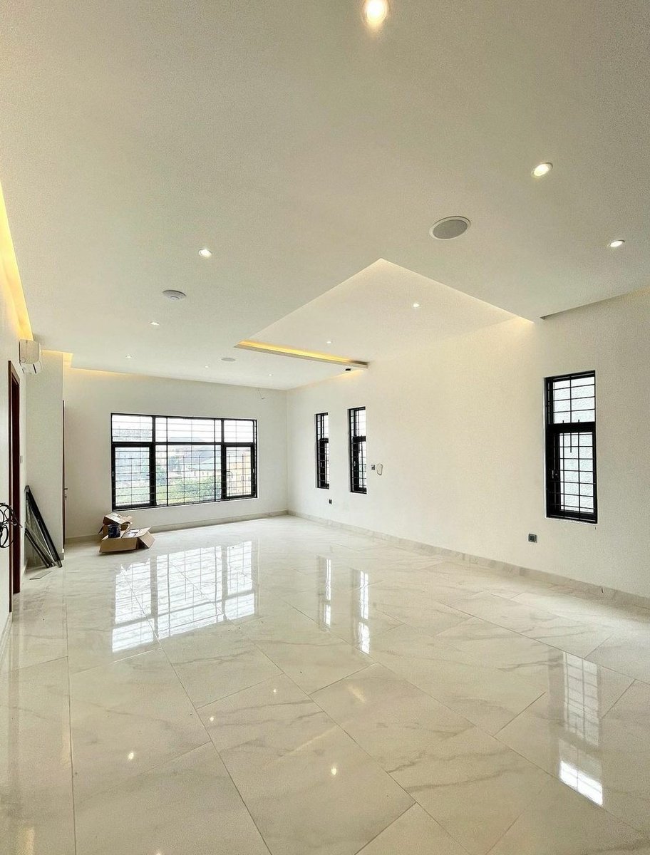 Ifechi_Ezenwaji's tweet photo. LUXURY 5 BEDROOM FULLY DETACHED MANSION
LOCATION: Iekki phase1
Price: 320m
Features:
-Fully automated
-Fitted ACS
-45Kva Generator
-Inbuilt sound system
-Astro turf
-Porcelain Tiles
-Walk-in closet
-Swimming pool
-Fitted Kitchen
-Jacuzzi
#lautech #bobrisky ric hassani ponzi https://t.co/kamGSaDMXz