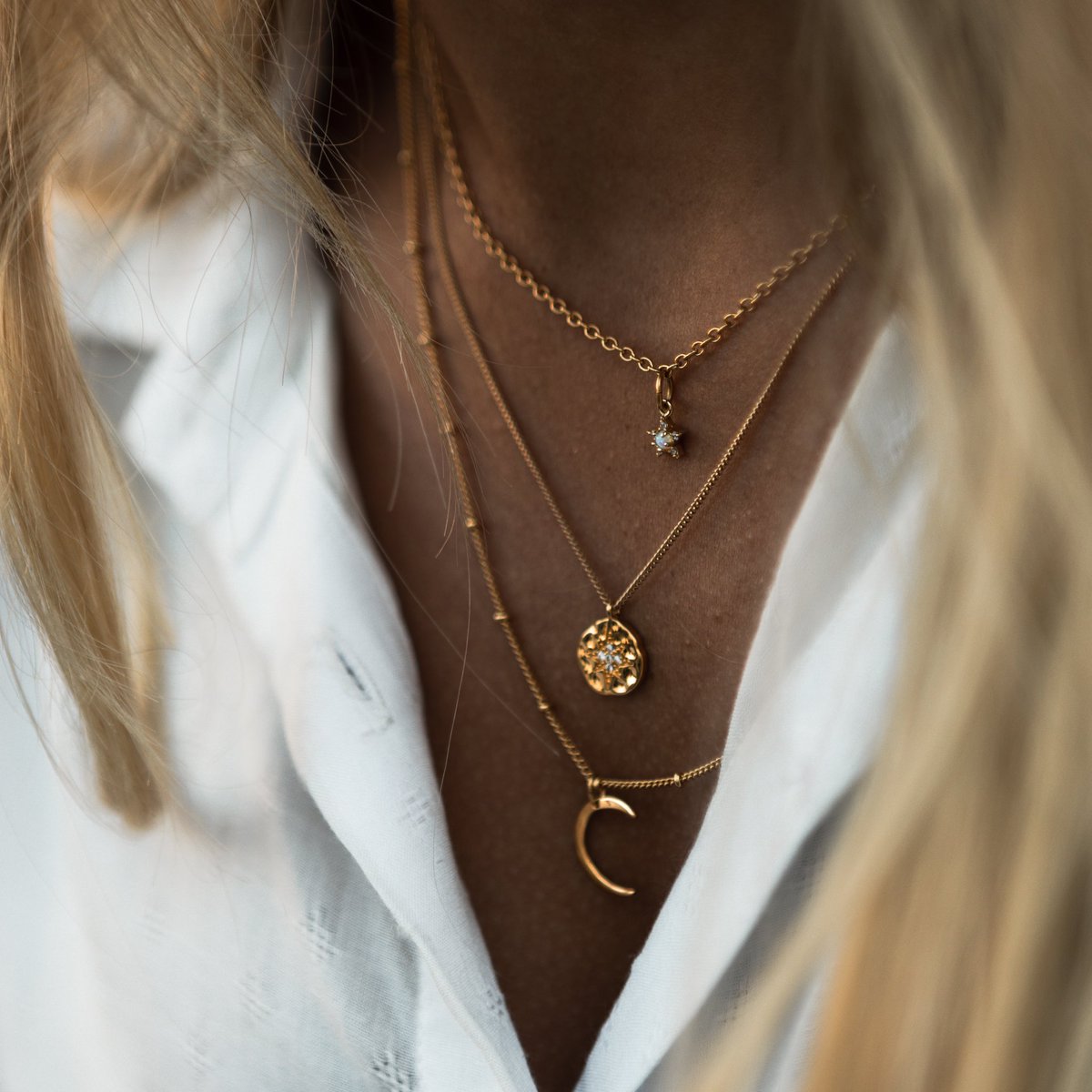 theoneaivendome's tweet image. Révélez votre personnalité à travers vos bijoux : laissez votre créativité parler.

#TheOneAI #Bijoux #VisualMatch #Créativité #Personnalité #Style