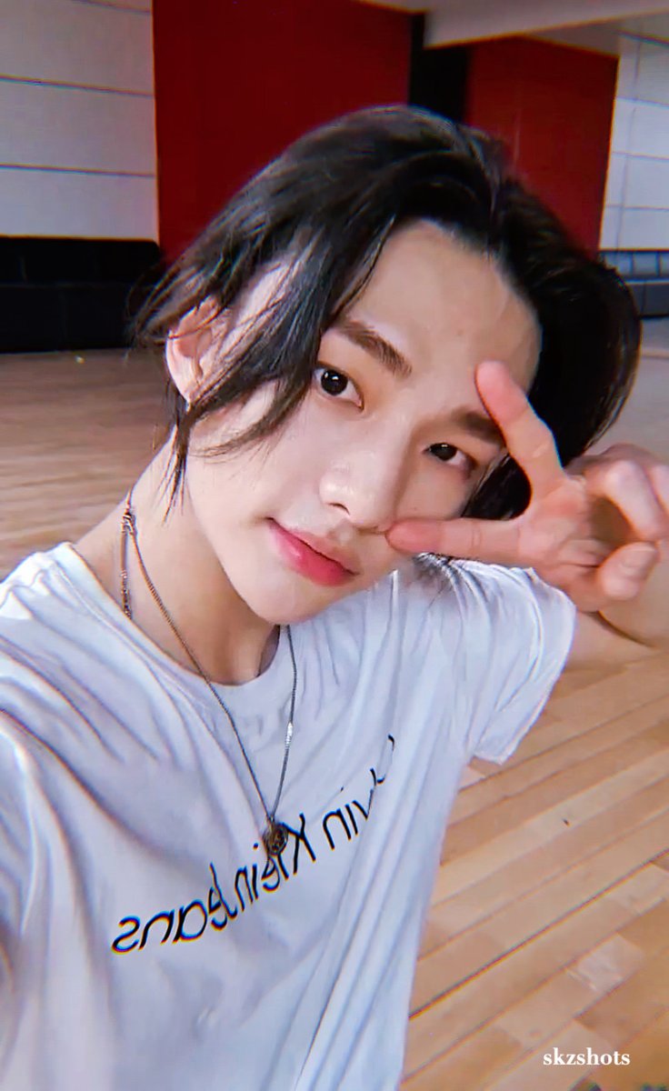 skzshots's tweet photo. hwang hyunjin 🤍 https://t.co/6Ixxe8HMHA