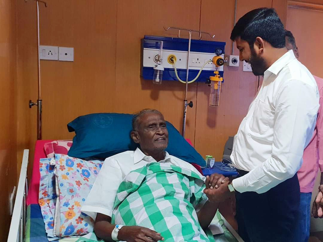 aloor_ShaNavas's tweet image. பொதுவுடைமைப் போராளி
சுயமரியாதைச் சுடரொளி

இறுதி மூச்சுவரை ஓயாமல் உழைத்தார்
நம் உரிமைகளுக்காக ஓங்கி ஒலித்தார்

ஆழ்ந்த இரங்கல்!

#DPandian 
#தா_பாண்டியன்
#ThaPandian #CPI