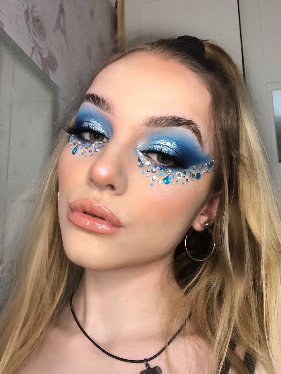 _zsmakeupp's tweet photo. @beautybay Would absolutely love to be part of the generation beauty team, love your products π #ByBEAUTYBAY #generationbeautybay #genbb π€πΌ https://t.co/V7H8xkhXbR