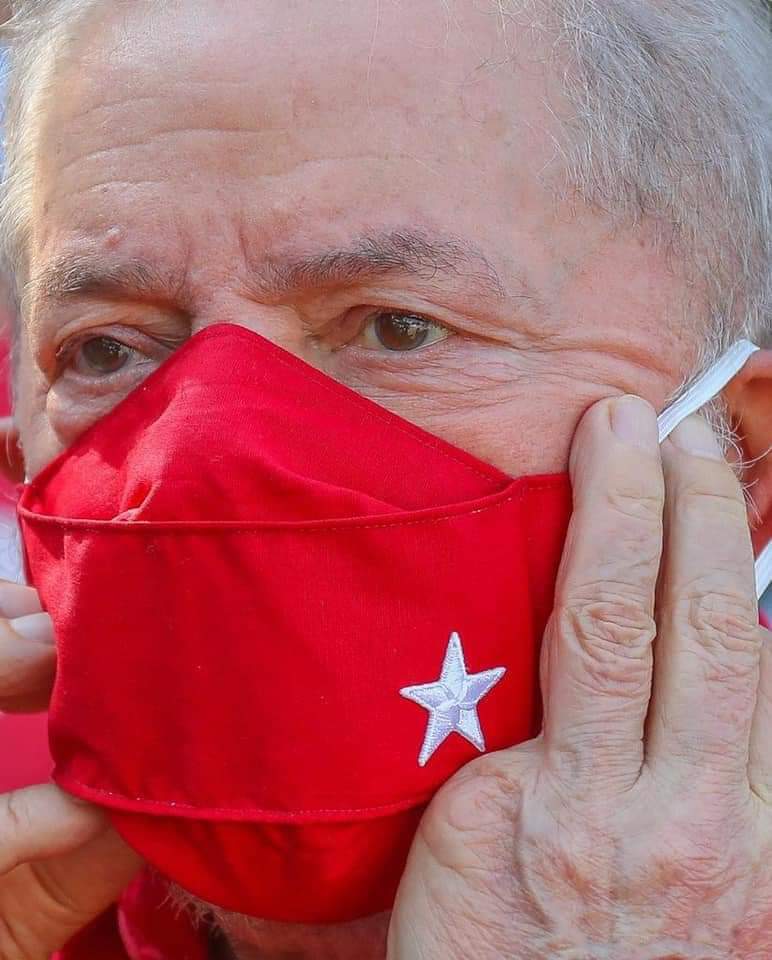 Vitor__RJ's tweet photo. Cuide de você e de quem você ama. Use máscara. #equipeLula https://t.co/I41VQPOKsr