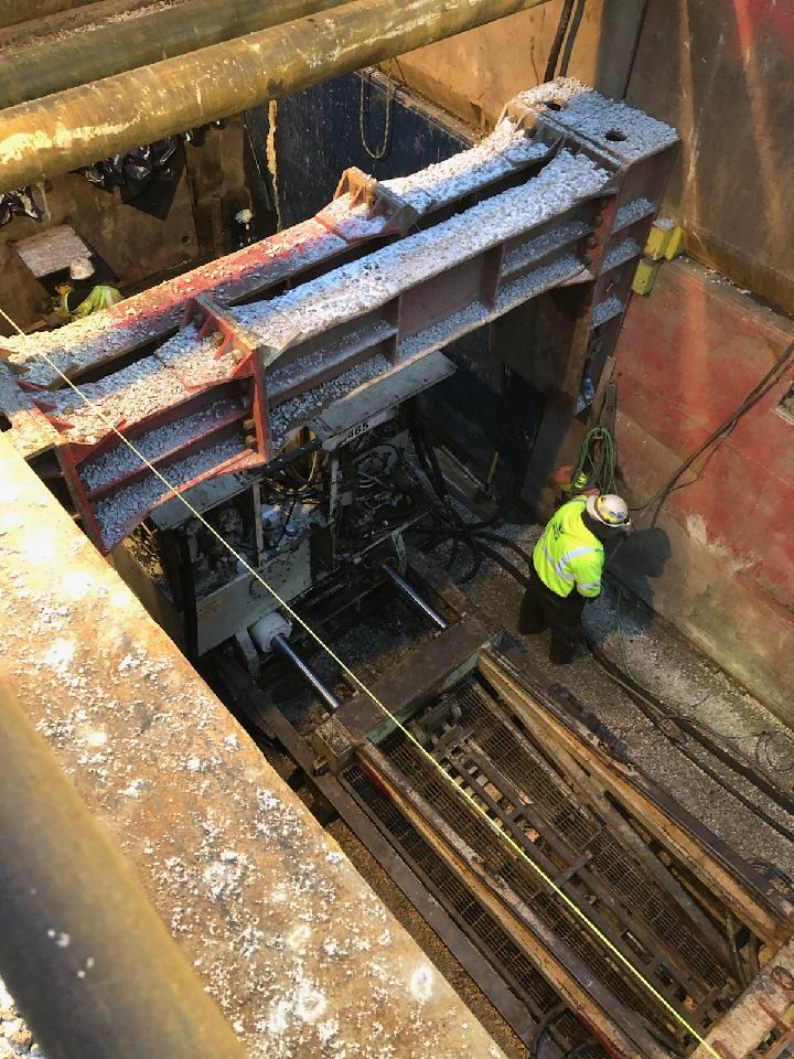 MidwestMole's tweet photo. Doing a little work out in Chicago, IL.
#trenchless #bore #auger #midwestMole #augerbore #Chicago https://t.co/r0LNk2Mf5i