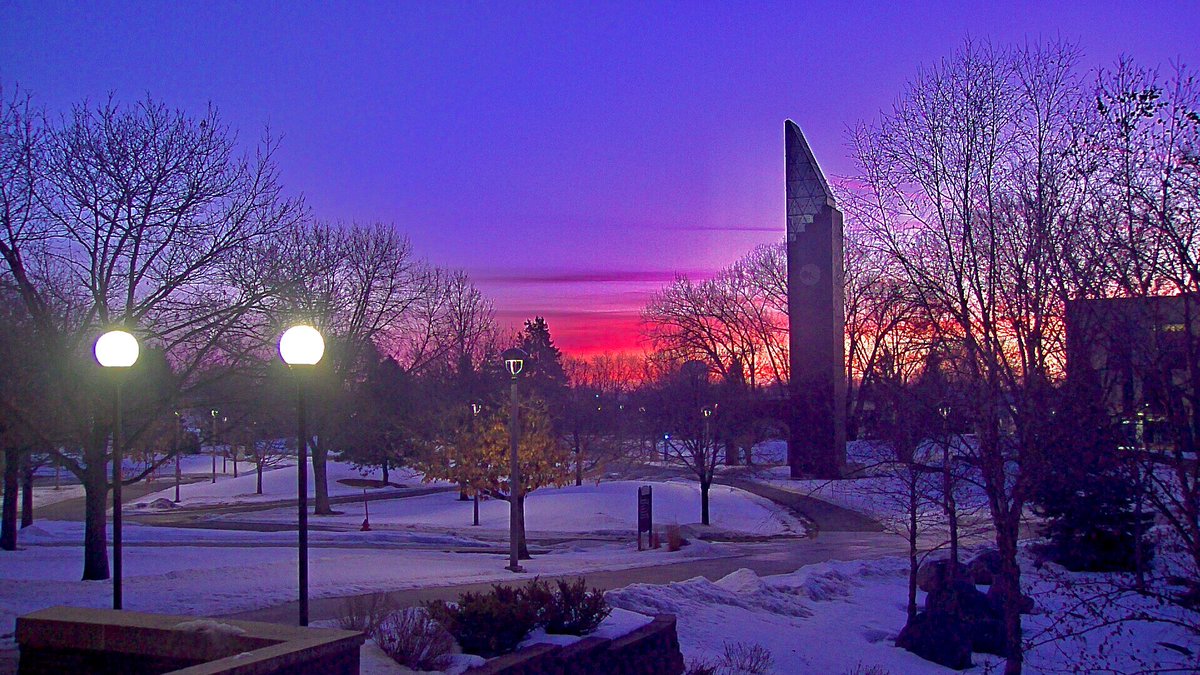 RT @mark_tarello: WOW! Stunning sunrise seen this morning from Minnesota State University, #Mankato. #Sunrise #MNwx https://t.co/FDo2wVmmd7