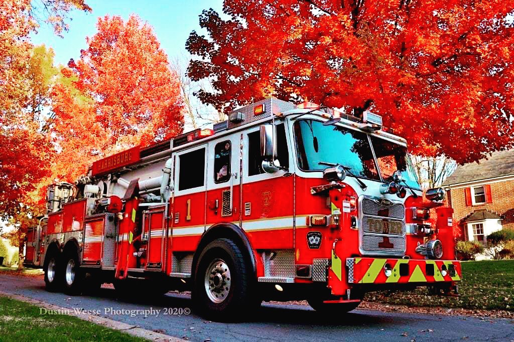RickyRileyTT's tweet image. The Harrisburg Bureau of Fire placing an order for one nice looking rig! #Seagrave #Aerialscope #Singleaxle this thing is going to look good on the streets of the city. But the current Tower 1 will always be my favorite. #PierceAscope @FireApparatus1