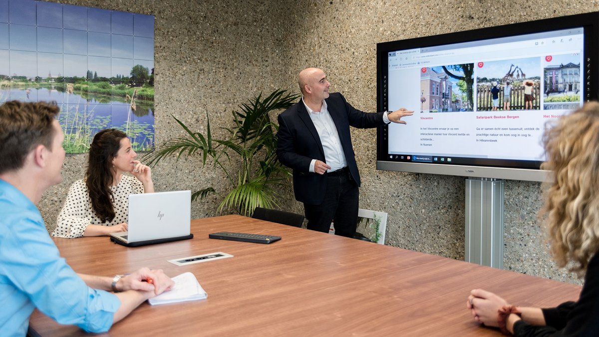 Ben jij een netwerker die de lobby voor de ambitieuze plannen van Noord-Brabant kan verzorgen? Dan ben jij misschien onze nieuwe senior adviseur Public Affairs (standplaats Den Haag). Bekijk de #vacature: bit.ly/3bL31Py