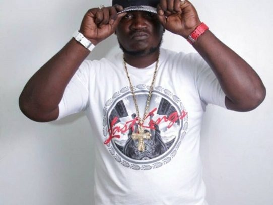 Mr. Fox estrena nuevo éxito “Se aloca”
El cantante panameño Mr. Fox estrenó hace pocos días su nuevo “palo musical”, desde ya se ha convertido en todo un éxito. Su nuevo sencillo se titula “Se aloca” y se estrenó este pasado jueves 18 de febrero del 2021.
l8r.it/yP5G