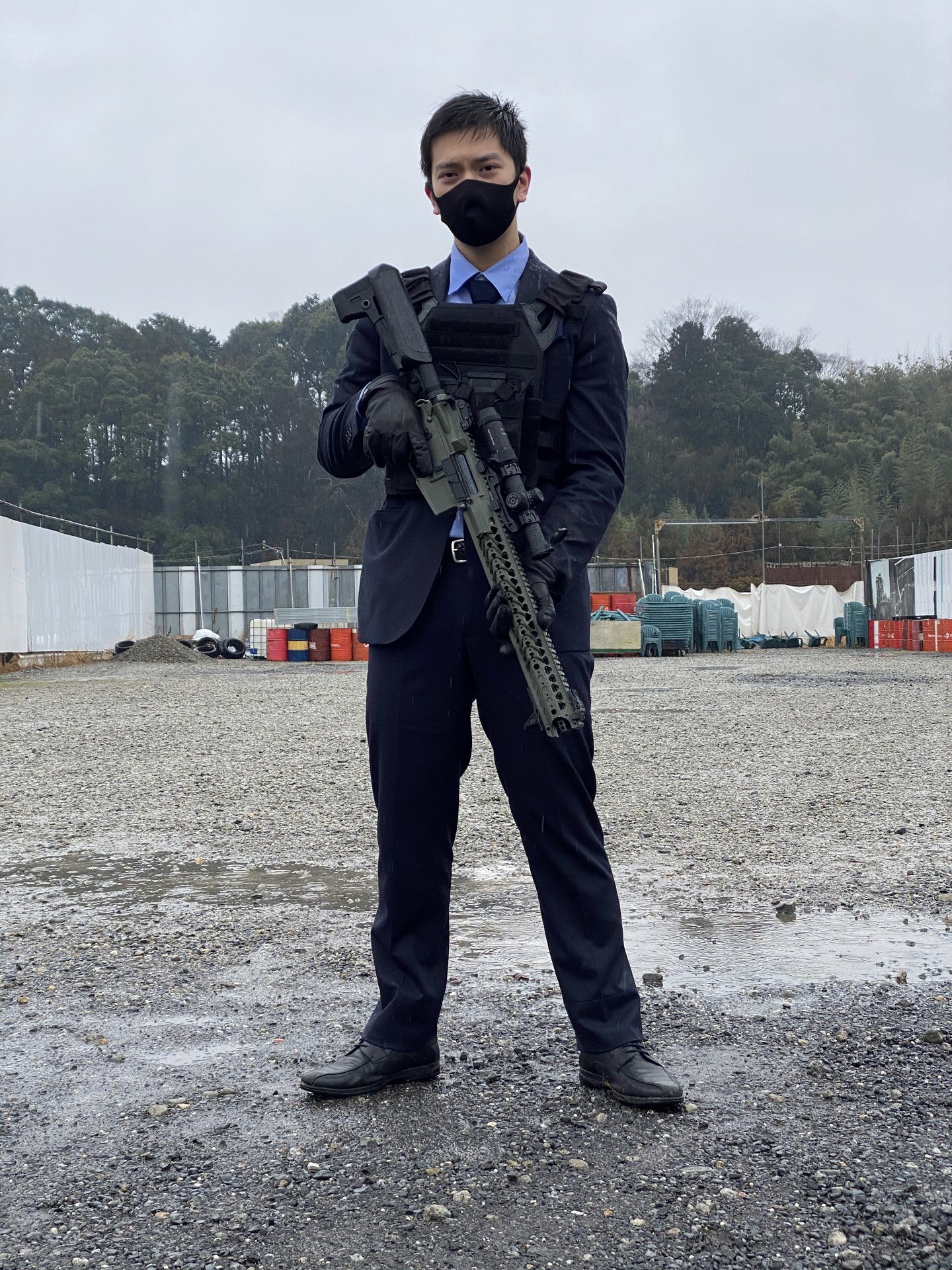 おろちゅりおん ポーズのバリエーションが少ないので銃構えるか突っ立ってるかしかない T Co 85d6rlv9by Twitter