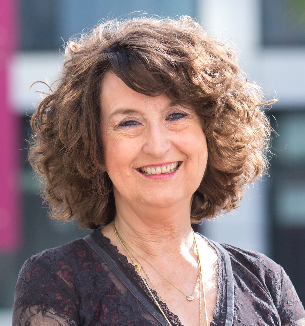 This morning Professor @SEBuitendijk, Vice Chancellor of <a href="/UniversityLeeds/">University of Leeds</a> received our open letter calling on her to refuse all future leases on campus to Barclays bank until they stop pumping money into fossil fuel companies.

Read our open letter here 👉peopleandplanet.org/blog/2021-02-2…