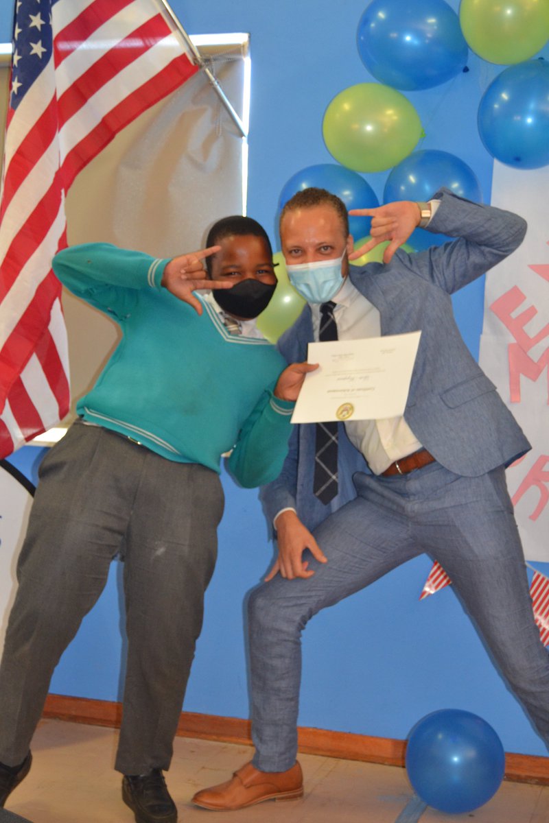 SSIIntl's tweet photo. English Access Graduation Day!! 🎓
✨"When I joined the program I was nervous and lacked confidence but now I can stand in front of people and my English language skills have been enhanced." - graduate. ✨
https://t.co/Ua54bfi6DS
#EnglishAccess #EmpoweringYouth #GraduationDay https://t.co/6vpVMWGODz