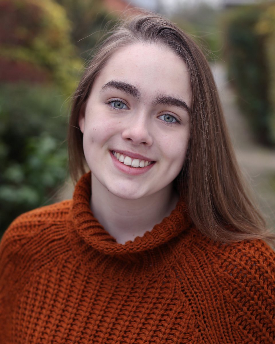 Tia 👁‍🗨 tweet media