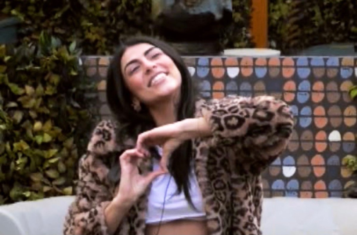 GiveMeAmnesia_'s tweet photo. Fiera di aver fatto parte di questo fandom,che ha sempre supportato l’amore con amore. Che ha sempre inviato aerei rispettosi degli altri ed è sempre stato dalla parte giusta nei modi giusti. Perché chi supporta l’amore non sparge odio ma valorizza solo le cose belle❤️

#PRELEMI https://t.co/HY9sIGvuG0