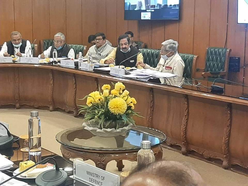 AIRF_DELHI's tweet photo. थोड़ी देर इन्तजार कीजिए , अप्रेंटिस, NPS, DA और NDA के बारे में आज NC JCM की बैठक में कई महत्वपूर्ण निर्णय ! 
@RailMinIndia https://t.co/RuAWur8VNZ
