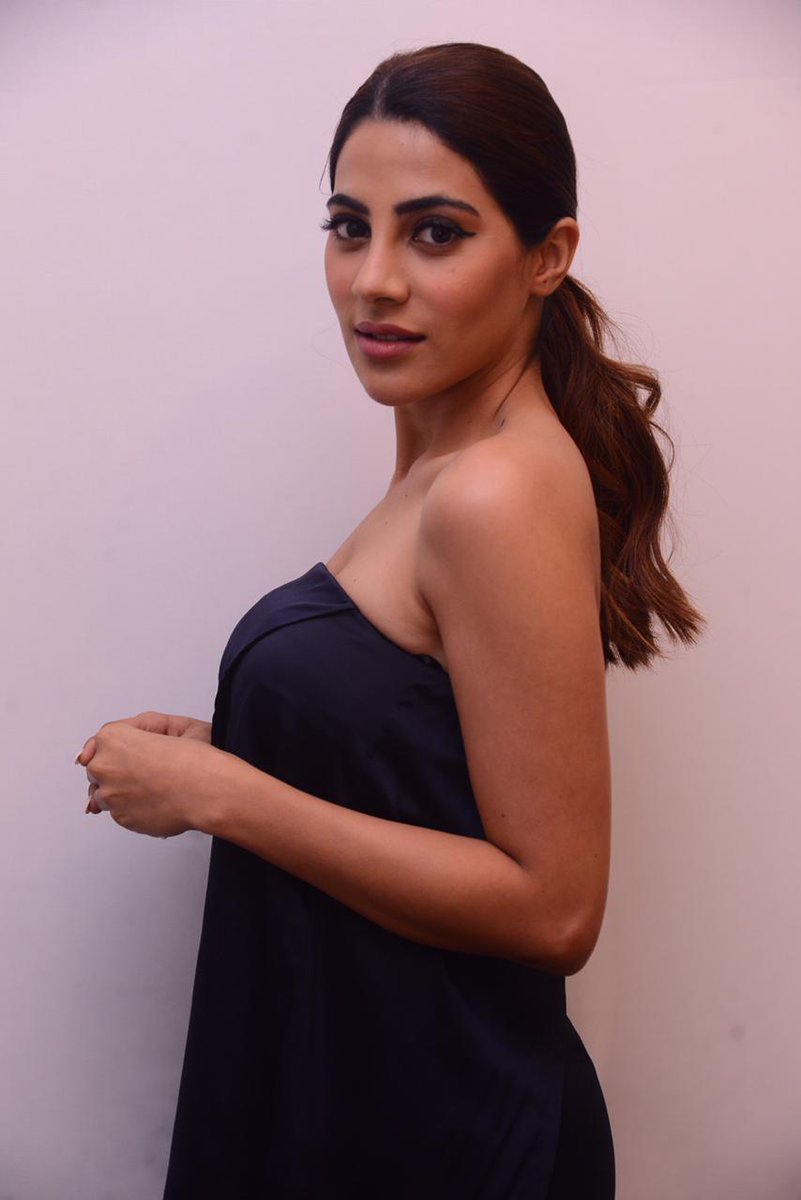 indiacom's tweet photo. #BiggBoss14 contestant #NikkiTamboli spotted in the city. Doesn't she look lovely?
.
.
.
#spotted #bigboss #bb14 https://t.co/xclz8TTT72