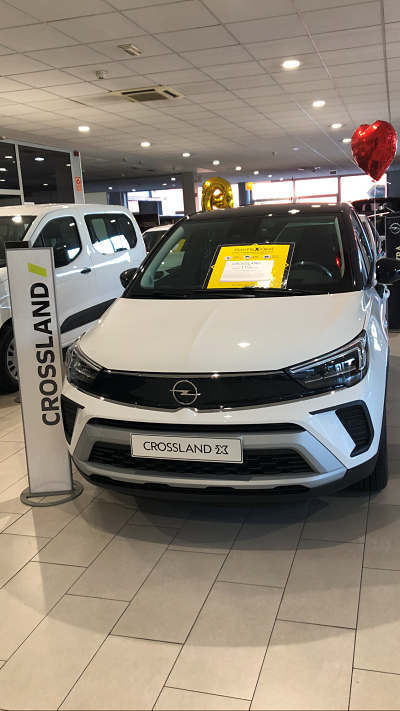 AutoPalas_Opel's tweet photo. ¡Atractivo y práctico! 🤩

Nuevo #OpelCrossland, el héroe de tu día a día. 

#FelizViernes

#TeamOpel https://t.co/CIkU4DSLmD