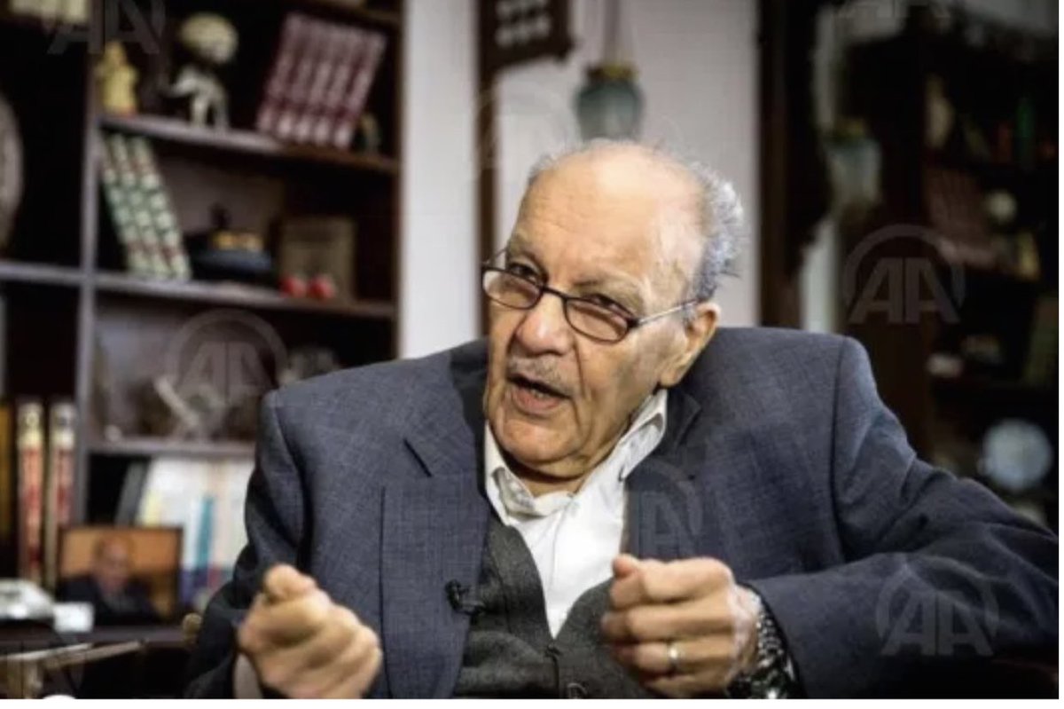 taqadum's tweet photo. هذا هو الفقد الذي لا يعوض،وهذه هي الخسارة الفادحة. اليوم فقدت مصر واحدا من أهم مؤرخيها وأكثرهم رسوخا في التوثيق والرواية في العصر الحديث،واحدا قلما يجود الزمان بمثله وعلمه وخلقه،إنه القاضي العدل،والمفكر والمؤرخ الكبير المستشار طارق البشري. 
رحمه الله رحمة واسعة وأسكنه فسيح جناته https://t.co/dJHsNMnThh