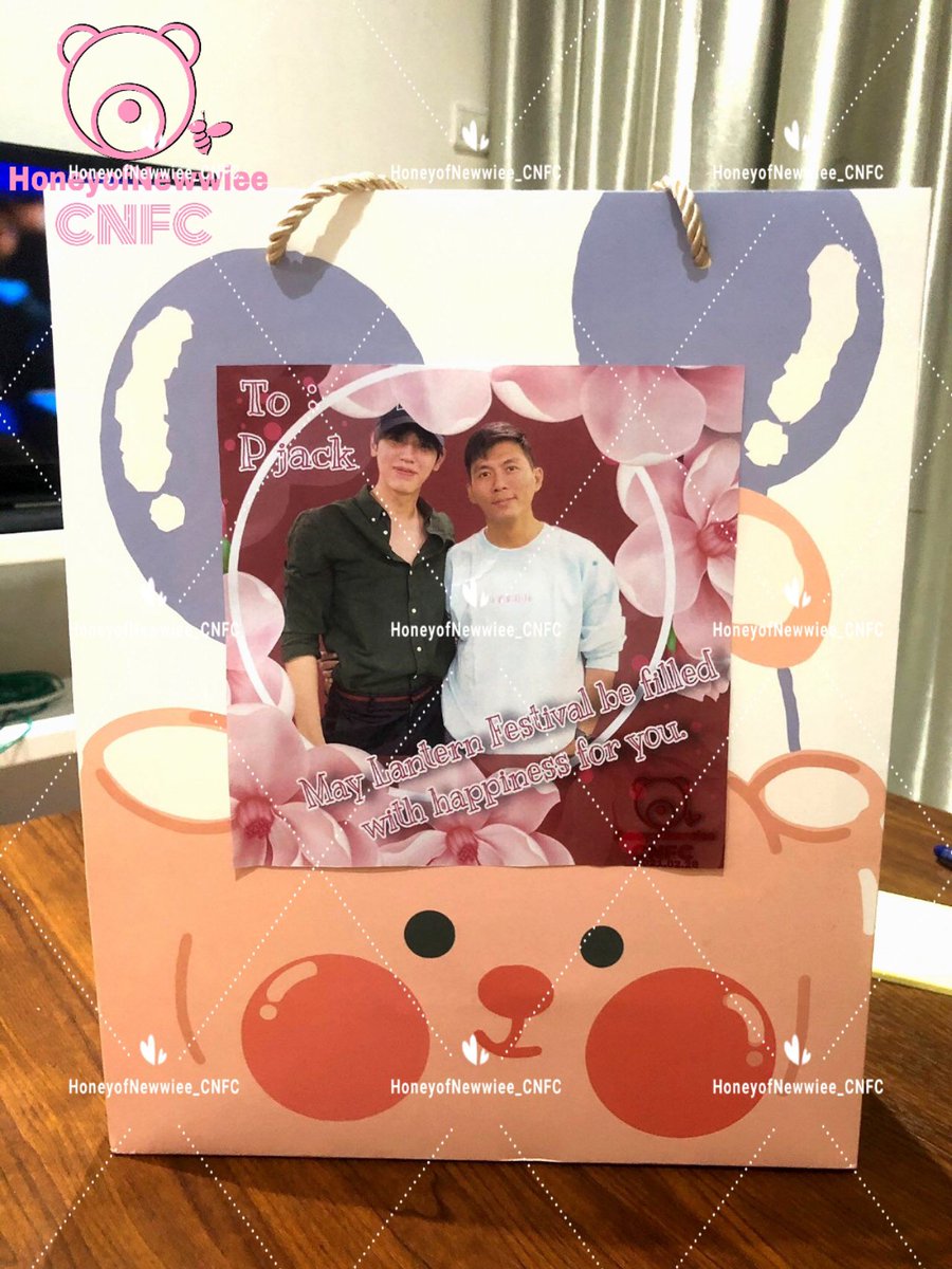 HoneyofNewwiee's tweet photo. @jaojack May Lantern Festival be filled with happiness for you.
and also littlehongkong food for u. pls enjoy it na.💕
#Newwiee https://t.co/SyBKu4QHq0
