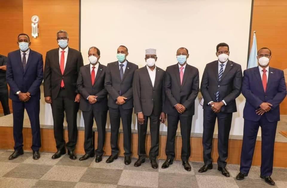 FirdowsHussein's tweet photo. Waan u mahad celinyaa Madaxdii u  tanaasushay Nabada iyo madaxbanaanida umadda somaaliyeed. Marwaliba oo lawada hadlo waxaa fududaado culeys jiray  oo labda dhinac ah  wadahadlka waa gogosha heshiiska iyo is afgaradka 🇸🇴   Horaa loo soconayaa  🇸🇴✊🏻 https://t.co/EQDwqeDPu6