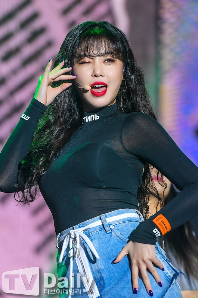soojinarchives's tweet photo. it girl https://t.co/QqePea41Ma