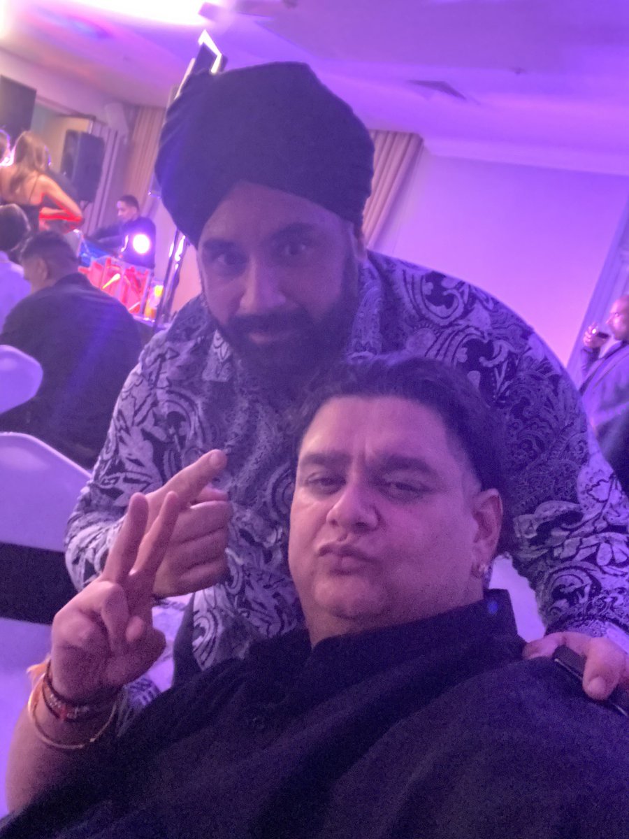 Popsymusic's tweet photo. Happy Birthday to My bro the King Of Dhol and brother from another Mother @BillSandher have a fab day, great catching up with you Ilyan and Narinder - Waheguru Hamesha Chardi Kala Bakshe πππ #machinegunbilly https://t.co/fCW41BVZxa