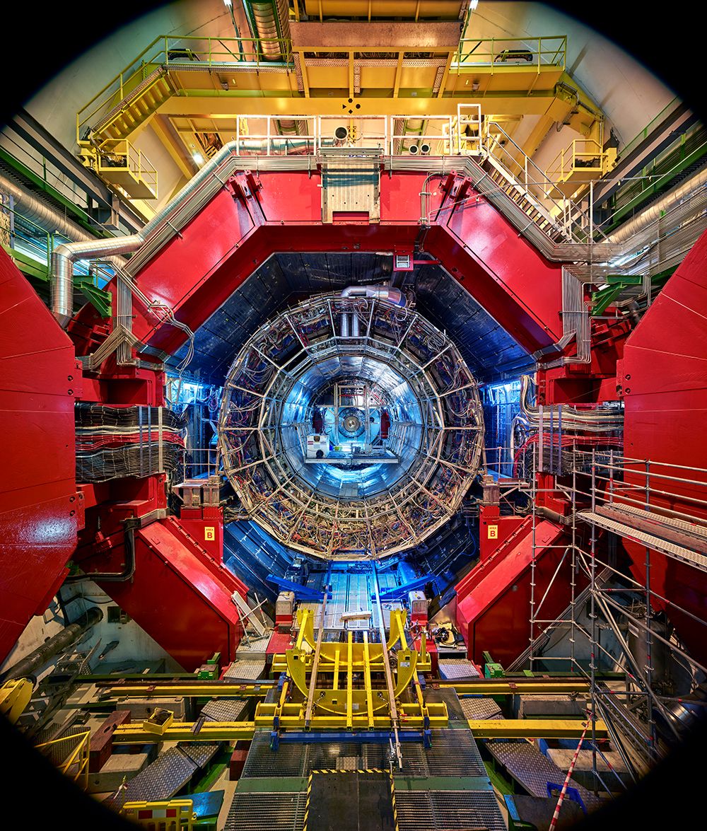 ArtsAtCERN's tweet photo. German photographer Thomas Struth takes us inside the Time Projection Chamber (TPC) of the @ALICEexperiment at @CERN✨⚙️

Image: ALICE, CERN, Saint Genis-Pouilly 2019 © Thomas Struth https://t.co/GdQyLsXdo9