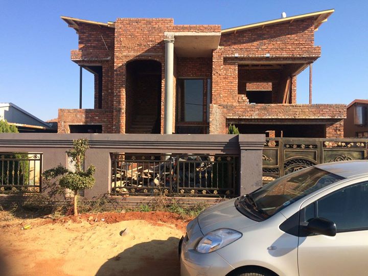 Mateko_PtyLtd's tweet photo. If you want to build or do extension,We can turn your vision into a reality Contact/whatsapp us 067 2945 538 #malema #eNCAmustfall #hillbrow #AskAMan #nonku #NameDropping #My2021 #VoetsekEFF #BabyWam #LindsayDentlinger #ForeignersMustleaveSA #zulu #StandardbankZA #marketing https://t.co/dOl84ULs8y